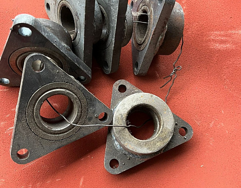 Скользящий подшипник на вал щеточной тележки К531 (треугольный): купить в Самаре